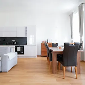 Apartament The Dante - Family And Friends, Praga